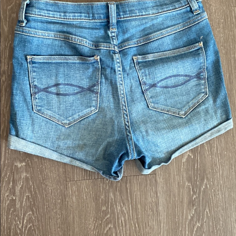 A&F High Rise Shorts - Picture 2 of 2